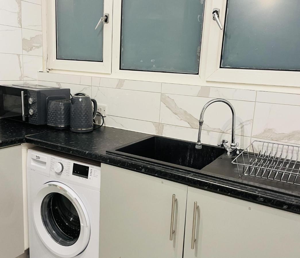 Walk To Lcy Airport Excel Dlr 1br Flat